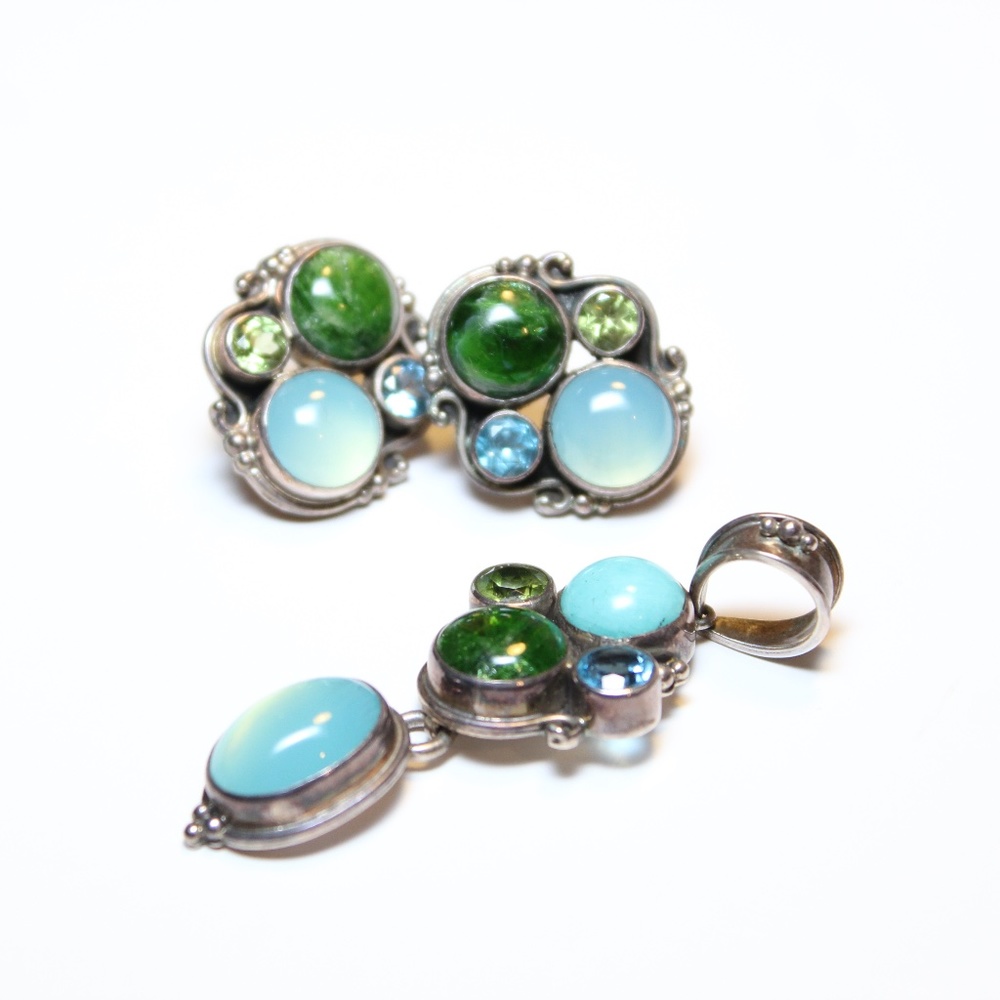 echo of the dreamer pendant and earring set